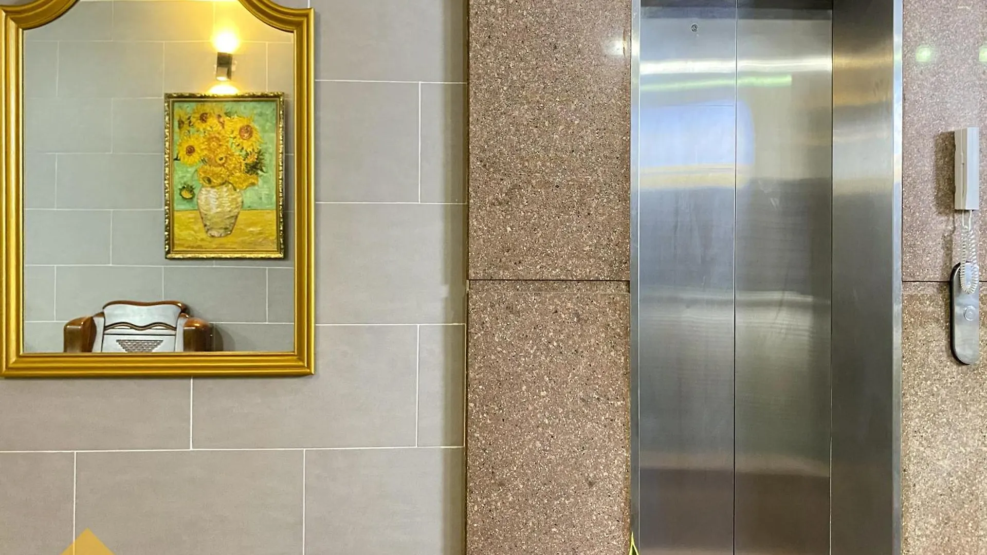 Lynhapartment District 1 Near Bui Vien Ho Chi Minh City Apartment