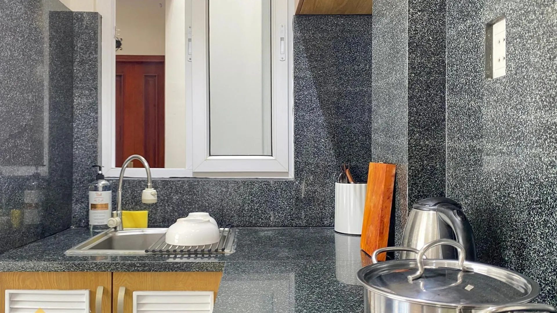 Apartment Lynhapartment District 1 Near Bui Vien Ho Chi Minh City